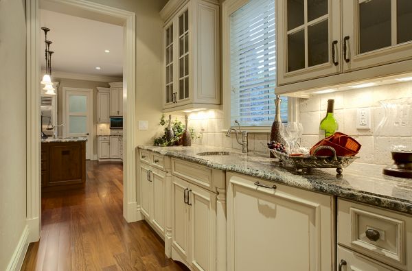 Butlers Pantry Installation in Cleburne